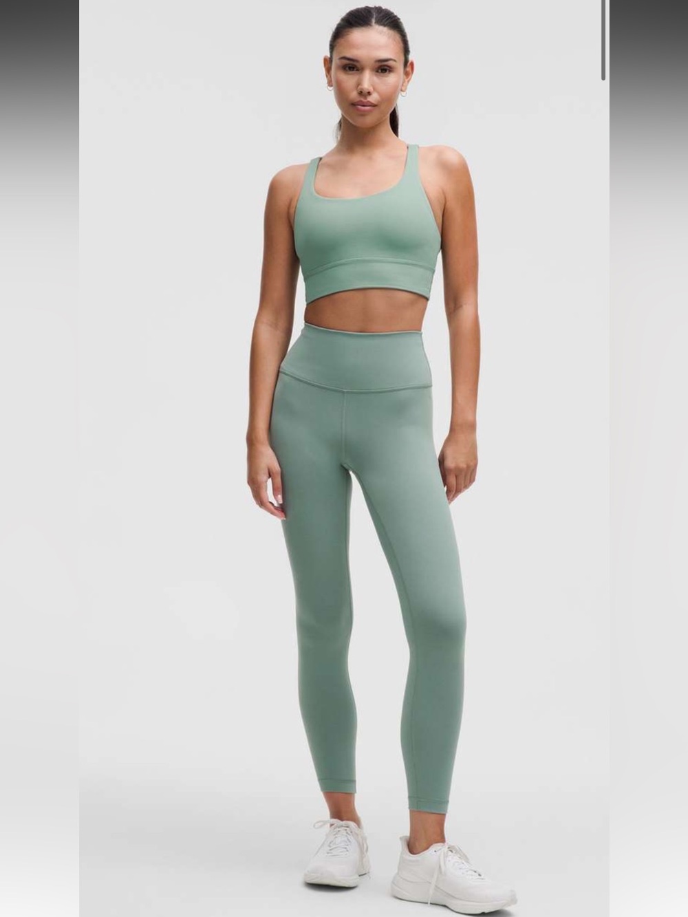 LIKE NEW Lululemon Wunder Train High-Rise Tight 25", size 6, in Crater Blue
